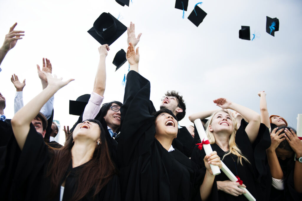 EMPRESAS QUE PAGAN EL COLLEGE